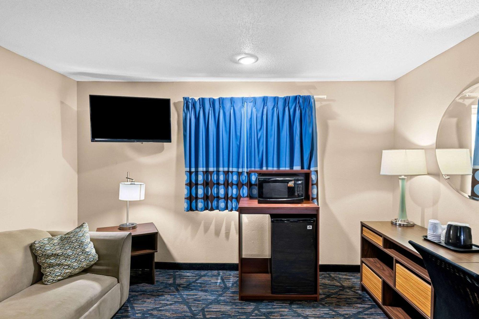 Super 8 By Wyndham Council Bluffs Ia Omaha Ne Area Motel Exterior photo